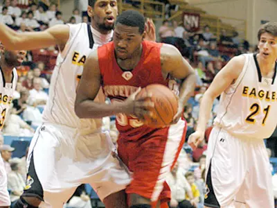 Tarod Sanders Signs With Racer Basketball Image