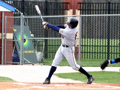 'Breds Split Twinbill At Tennessee-Martin Image