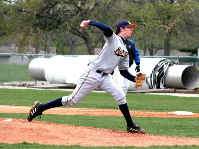'Breds Clinch Tournament Berth Image