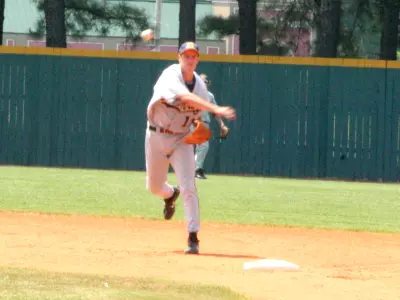 Big Innings Rock 'Breds 15-3 Image