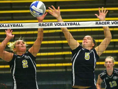 Volleyball Battles Defending OVC Champ To Five Games Image