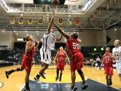 Women's Basketball Leads Throughout In 81-59 Win Image