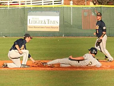 Gold Uses Two In The Sixth - Wins Navy-Gold Series Opener Image
