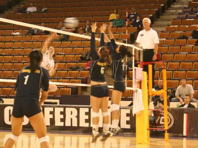 Volleyball Picked to Finish First in OVC Preseason Poll Image