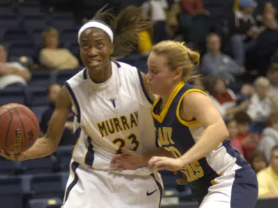 Hayes Pushes Racers Past Tigers with Record Setting 46 Points Image