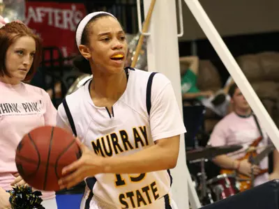 Late Run, Scrappy Play Give Racers A 62-59 Win Image