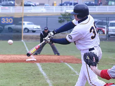 'Breds Come From Behind To Win 9-8 Over Bradley Image