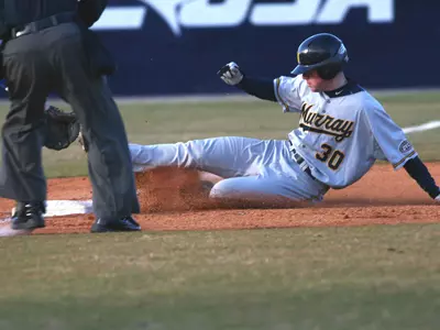 'Breds Split Twinbill With Bowling Green State Image