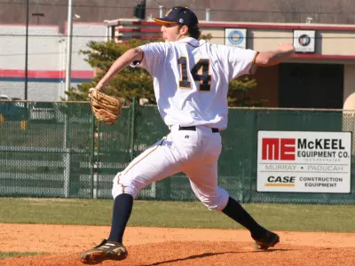 Perconte Pitches 'Breds to 3-1 Victory Image