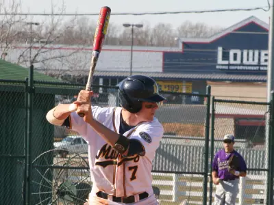 'Breds Out-Slugged By Central Arkansas, 13-8 Image