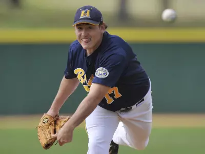 Golden Eagles Complete Doubleheader Sweep Over Breds Image