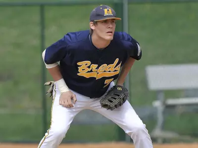 'Breds Fall in Opener to Govs Image