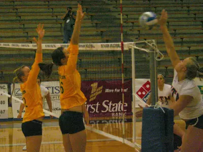 Racers Capture Victory Over Eastern Kentucky in First Home Match of 2008 Image