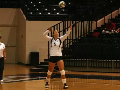 Racers Drop Two Close Matches at First Day of Crimson Tide Invitational Image