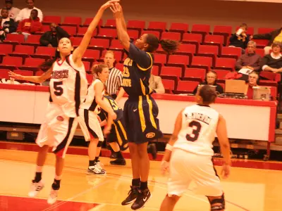 Hayes Named Pepsi-MSU Athlete of the Week for Second Straight Week Image