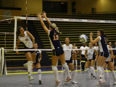 Racers Soar Past Skyhawks Image