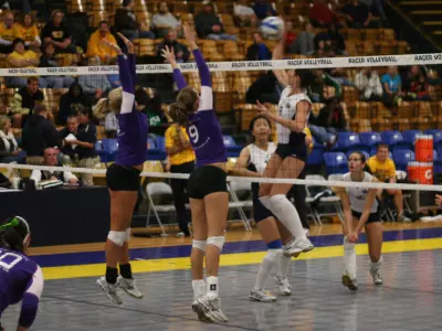 Racers Soar Past Golden Eagles For Third Straight Victory Image