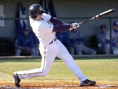 Owen Blast Powers 'Breds to Victory Over Eastern Kentucky Image