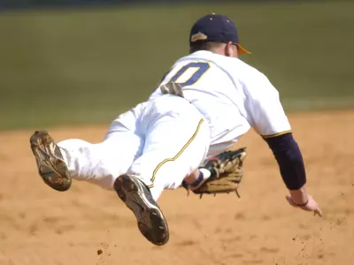 ?Breds Drop Series Opener to Illinois State Image