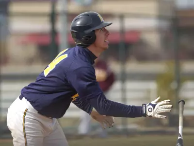 Cunningham Big Fly Gives 'Breds 11-7 Victory Image