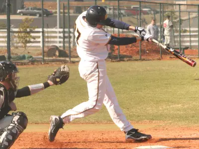 Craycraft and Frey Power ?Breds to 12-5 Victory Image