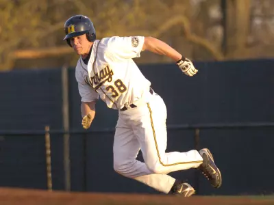 Long Ball Leads 'Breds to Victory Image