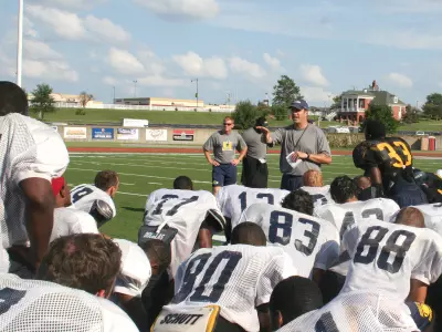 Racers Work Through Sunday Heat Image