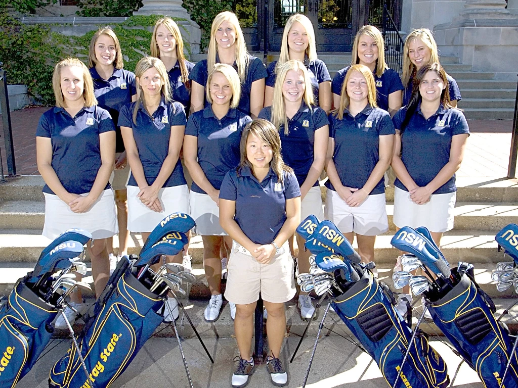 women's golf team photo