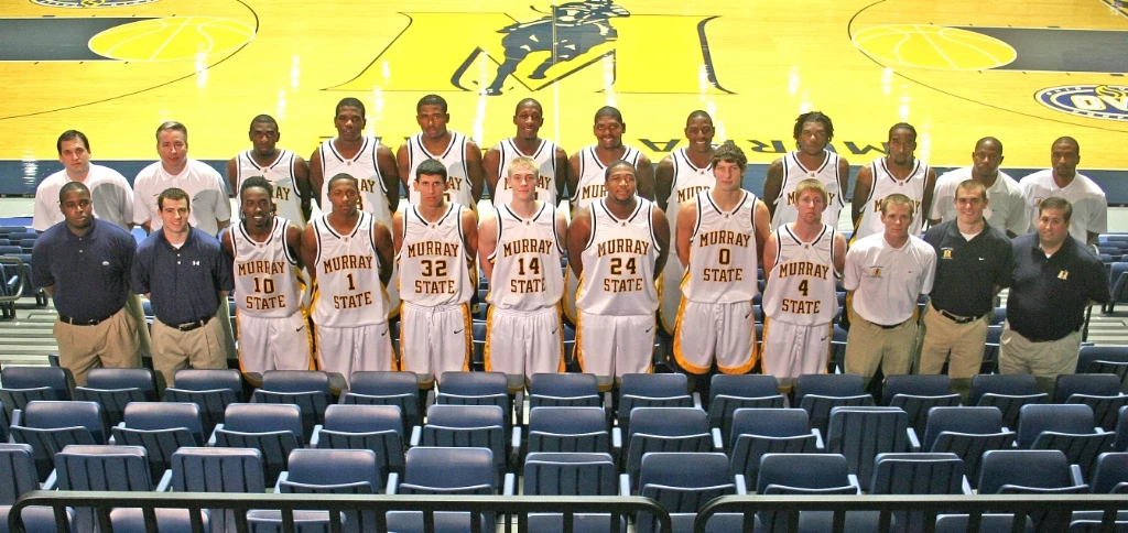 men's basketball team photo