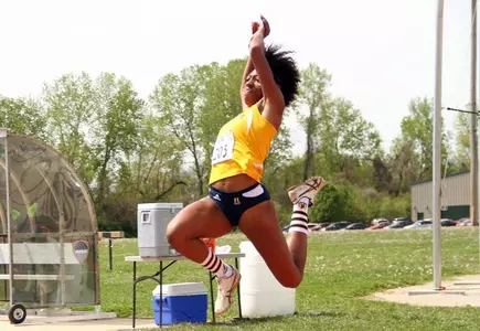 Kiara_Austin_Outdoor_OVC