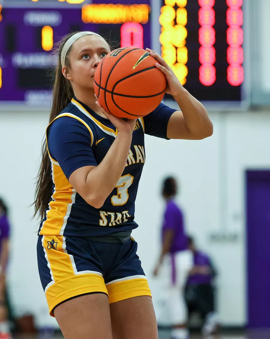 (c) 2023 David Eaton
MSU women at Evansville