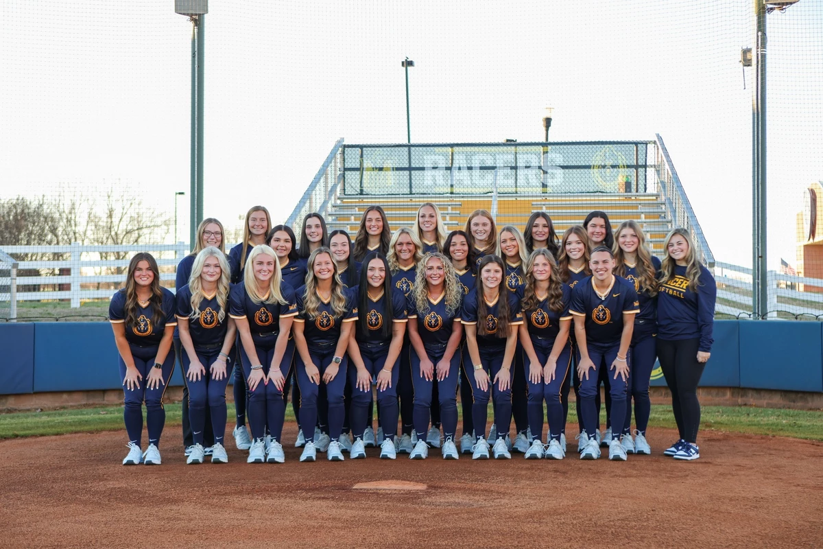 2026 Softball Team Photo