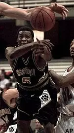 Keyon Dooling led<br>the Tigers with 25<br>points Saturday, including<br>late game-winning<br>free throws.