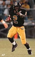 Missouri receiver Zain<br>Gilmore looks for<br>blocking help in the<br>first half Saturday.