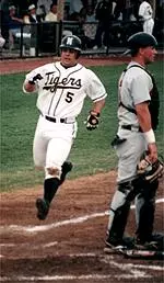 Jon Williams drove in the go-ahead runs in the eight inning to power MU.