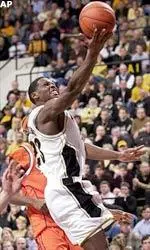 Ricky Paulding drives to the basket on his way to a season-high 25 points.