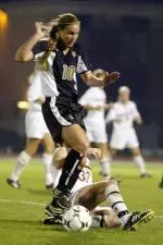 Amber Swinehart scores Mizzou's game-winning goal.