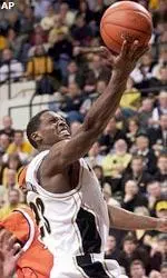 Ricky Paulding tallies 15 points for Mizzou.