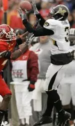 Missouri's Will Franklin, right, makes a reception over Iowa State's Drenard Williams during the first half. (AP Photo/Charlie Neibergall)