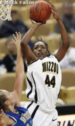 Sophomore Shakara Jones posted 15 points against Toledo