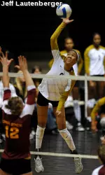 <i>Paola Ampudia posted a double-double with 19 kills and 13 digs.</i>