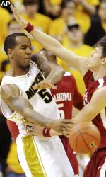 Leo Lyons scored 15 points.