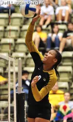 <i>Paola Ampudia finished with eight kills and 14 digs, both career-bests.</i>