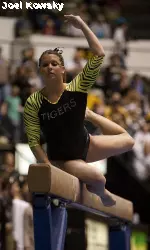 Freshman Lauren Swankoski tied for the first even title of her career on floor with a 9.900.