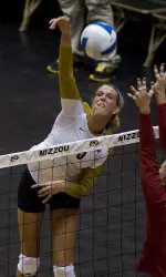 <i>Lisa Henning posted at least 20 kills for the sixth time in 11 matches.<i/>