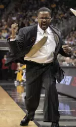 Missouri coach Frank Haith reacts to a turnover during the first half. (AP Photo/Charlie Riedel)