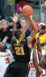 Missouri's Laurence Bowers shoots.