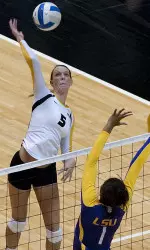 <i>Lisa Henning led Mizzou with 21 digs.</i>