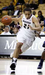 Sydney Crafton went 6-of-9 against Memphis to post 16 points.