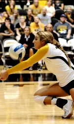 <i>Sarah Meister finished with at least 20 digs for the thrid time in five matches.</i>